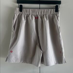 Lululemon Team Canada WovenAir High-Rise Short
6" COC Logo EUC
